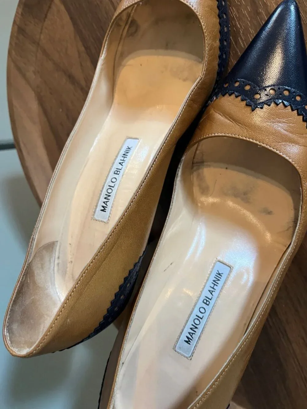 Manolo Blahnik Ancor Spectator Pumps Sz 41.5 11.5 USA blue & camel pointy toe